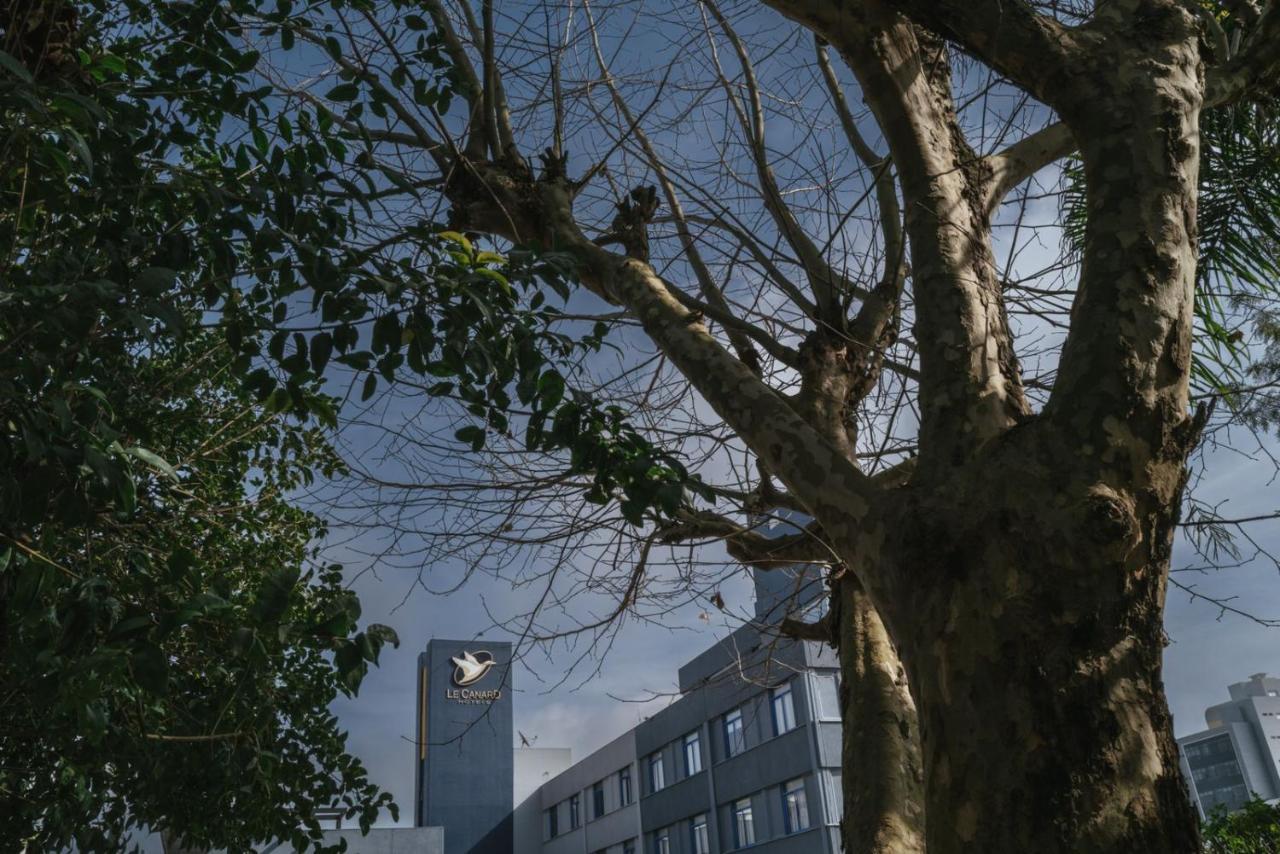 Hotel Le Canard Lages Bagian luar foto