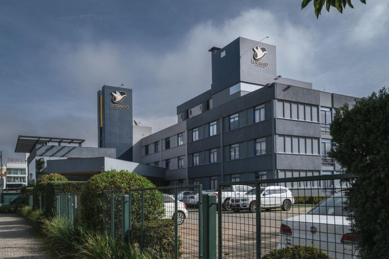 Hotel Le Canard Lages Bagian luar foto