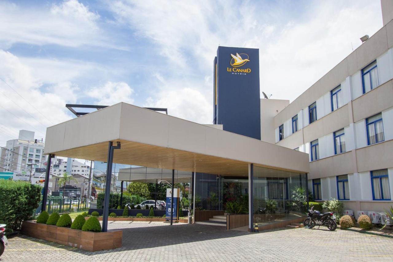 Hotel Le Canard Lages Bagian luar foto